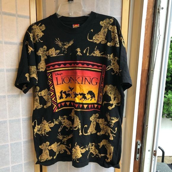 Vintage lion kind tee.
